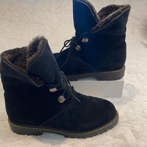 Sorel Black Suede Brown Faux Fur trimmed Boots In Excellent Condition